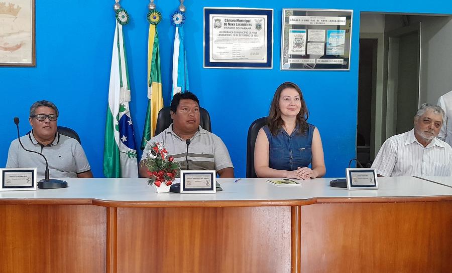 Eleita nova mesa diretora para biênio 2023/2024. A qual será conduzida, Presidente Adão Krekanh Paulista vice-presidente Joao Maria Machado, primeiro secretario vereador Dirceu Fernandes dos Santos, segunda secretaria Michele de Cássia Rossa Babinski.