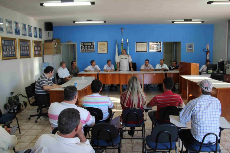 Comissão Técnica realiza reunião para o projeto do asfalto ligando Nova Laranjeiras a Laranjal