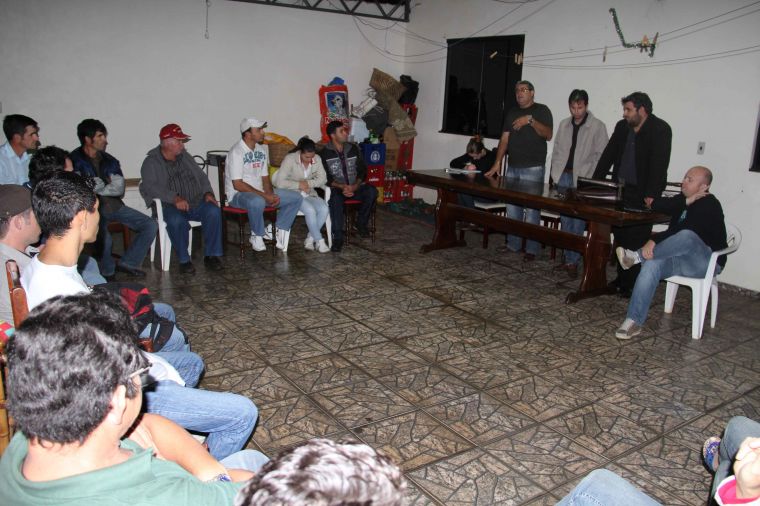 Moradores criam associação para a regularização de terrenos em Nova Laranjeiras