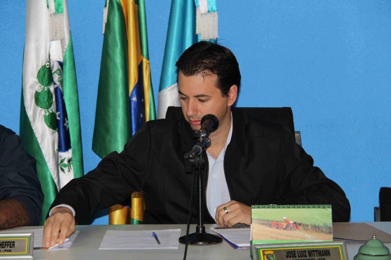 Na sessão dessa segunda-feira 10 de junho o presidente da casa José Luiz Wittmann disse que a Câmara vai realizar ainda esse ano o concurso público para assessoria jurídica 