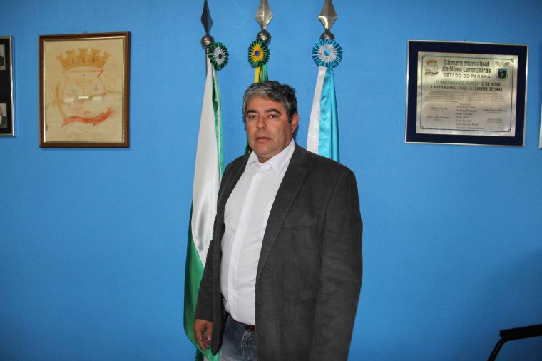 Vereador Altamiro Scheffer cobrou do vereador Angelo Rufino que os próprios eleitores da Reserva Indigena vieram reclamar  que o vereador que representa a comunidade não participa das reuniões que é chamado e esta  deixando a desejar. Ainda segundo Altamiro,  Rufino precisa cobrar dos funcionários porque ele é representante da comunidade. 