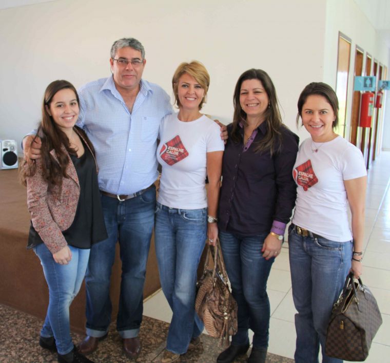 Vereador Altamiro Scheffer e sua família com Fernanda Richa