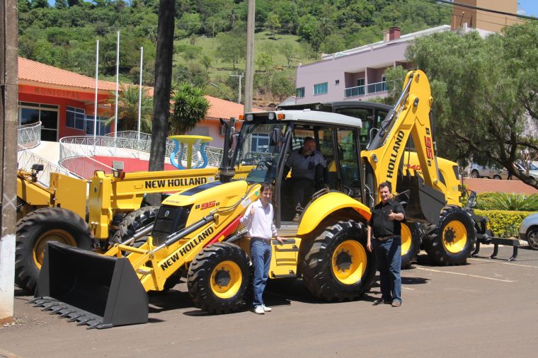 Presidente da Câmara acompanha a chega de novo equipamento para o município