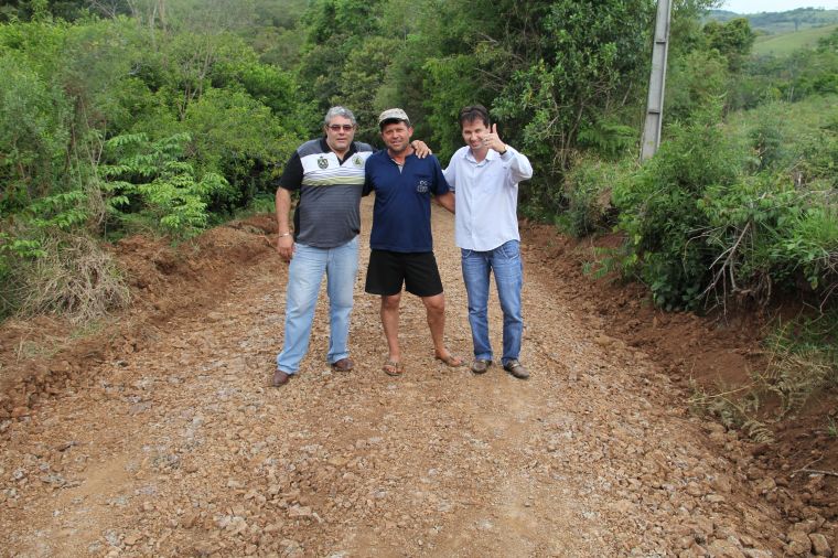Presidente e 1º Secretário acompanham a recuperação das estradas da região do Campo Verde