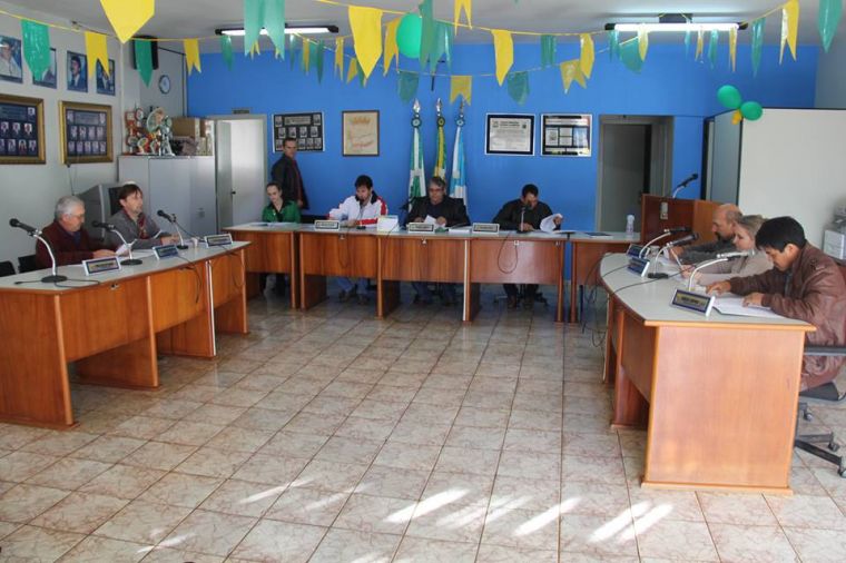 Dois projetos foram aprovados na sessão dessa segunda-feira(30)