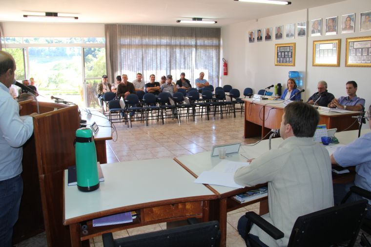 Dará entrada na sessão da próxima segunda feira, projeto de lei que autoriza a  aquisição do imóvel tem como objetivo a incorporação ao terreno do prédio da escola Municipal Rural Pedro Viriato Parigot de Souza