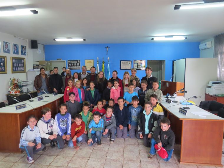 ALUNO DA ESCOLA DO RIO DA PRATA ESTIVERAM NA SESSÃO DO DIA 11 DE MAIO 2015