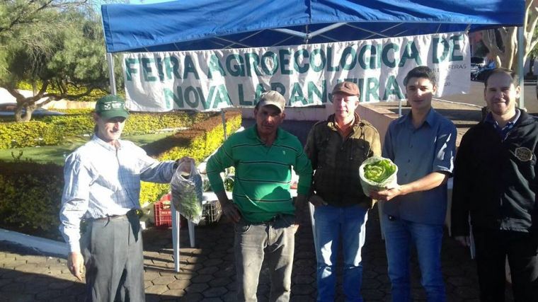 Vereador Robinho visita Feira de Produtos Orgânicos