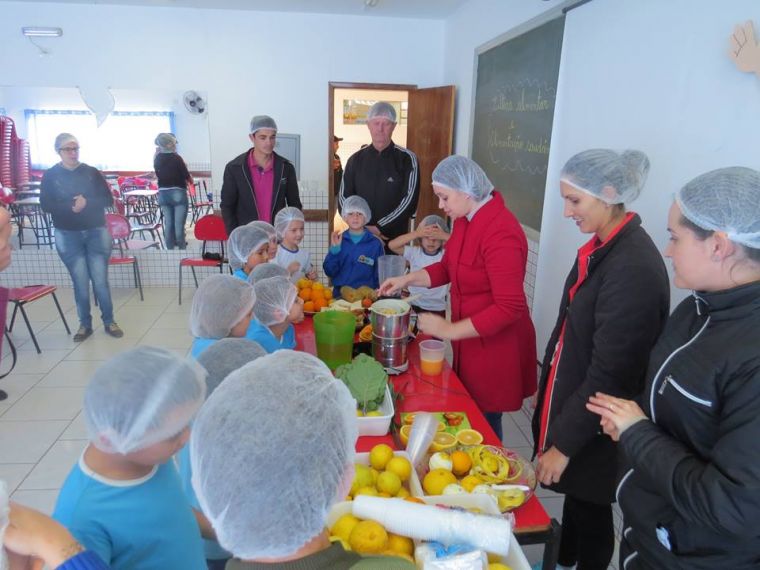 Vereador Robinho faz visitas as Escolas Municipais de Rio Guaranie Rio Bananas