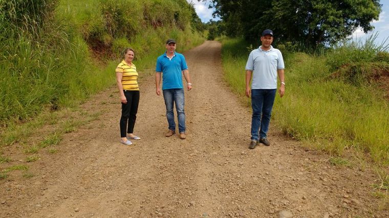 Vereadores Léo Souza, Arcindo Valcarenghi e Erna Muller Gomes visitam comunidades da região de Rio Bananas