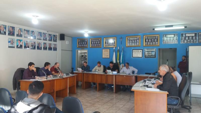 Na sessão desta segunda-feira(10), foram aprovados em segundo turno, quatro projetos, um de autoria do Legislativo e três do executivo