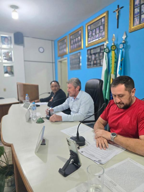Câmara de Nova Laranjeiras realiza sessão com foco em infraestrutura e encaminhamento de novos projetos de lei